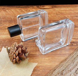 Commercio all'ingrosso 100ml di <span class=keywords><strong>vetro</strong></span> quadrato bottiglia di profumo tappo trasparente conveniente spruzzatura Fine <span class=keywords><strong>acqua</strong></span> di riempimento 30ml/50ml Volume - Product Image 5