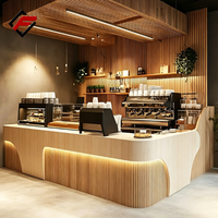Conception créative de boutique de bubble tea et aménagement intérieur de café avec comptoir à thé au lait pour projets de design de café moderne