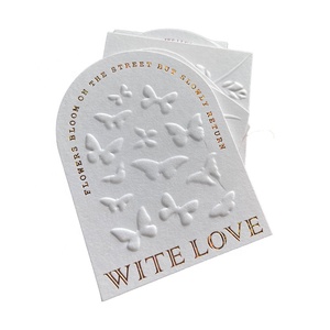 Cartes d'emballage pour <span class=keywords><strong>faux</strong></span> ongles en carton épais avec motif de fleurs dorées en relief de haute qualité, personnalisables avec logo - Product Image 5