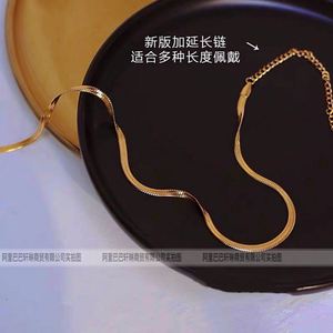 Collar de Cadena de Eslabones Anchos y Planos de Acero Inoxidable Dorado Brillante con Diseño Geométrico para Mujer, que Conserva el Color, Edición de Moda que Combina con Todo - Product Image 3