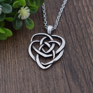 Celtique Symbol for Eternal <strong>Love</strong> <strong>Celtic</strong> <strong>Love</strong> Symbols Keltisch Symbol for Motherhood Heart Irish Pendant Irish <strong>Jewelry</strong> - Product Image 3