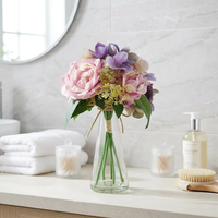 Fleurs d'hortensia artificielles au toucher réel, fausses fleurs dans un vase en verre pour la décoration de table de mariage ou de la maison