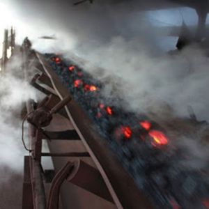 Sabuk konveyor kain karet hitam Endlss tahan panas kapasitas beban tinggi untuk terowongan panas - Product Image 6