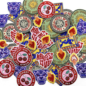 カスタム刺繍パッチ、シェニールスパンコール、アイロン接着、ベルクロキーホルダー、縫製、レーザーロゴバッジ、帽子、バッグ、衣類用アップリケ - Product Image 3