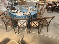 Chaise de salle à manger commerciale d'extérieur moderne en bois massif à dossier croisé pour restaurant, hôtel, café, mariage, banquet, empilable, modèle Cross X Back