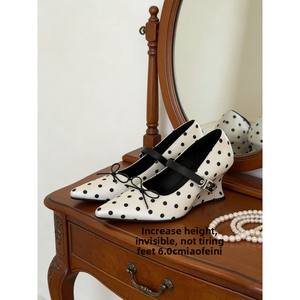 Zapatos de mujer Mary Jane con lazo de lunares y punta, de piel de oveja, versión 2026, nuevos, con aumento de altura, de cuña, de una sola capa, de satén de seda. - Product Image 5