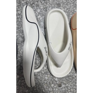 Nouvelles tongs décontractées pour hommes en EVA, à semelle en caoutchouc, style mode estival, grandes tailles, pour l'export. - Product Image 3