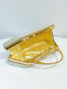 Bolso de Mano de Lujo Retro 2025 con Perlas y Diamantes, Nuevo Bolso de Moda con Flores y Pedrería para Mujer, Bolso de Alta Gama para Banquetes - Product Image 5
