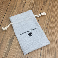 Pochette à bijoux en jute gris clair recyclable avec logo imprimé personnalisé Petit sac à bijoux en chanvre lin jute Peigne sacs à cordon en toile de jute