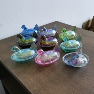 Vaso Portacaramelle <span class=keywords><strong>in</strong></span> <span class=keywords><strong>Vetro</strong></span> Iridescente Premium Classico a Forma di Gallina per Carnevale, Contenitore Ecologico per Decorazioni Casa e <span class=keywords><strong>Cucina</strong></span> - Product Image 2