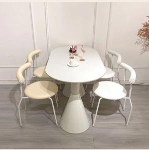 Set di <span class=keywords><strong>Tavolo</strong></span> <span class=keywords><strong>e</strong></span> <span class=keywords><strong>Sedie</strong></span> da Pranzo Impilabili di Alta Qualità in Stile Crema con Piano in Lastra di Roccia per Piccoli Ambienti Domestici - Product Image 5