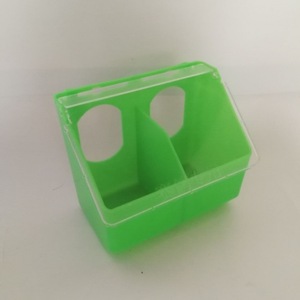 Mangeoires à pigeons à prix d'usine, à suspendre à la main, cage à oiseaux à deux ou trois trous, mangeoire en plastique pour oiseaux, stockage de nourriture pour oiseaux, vente à prix réduit - Product Image 6