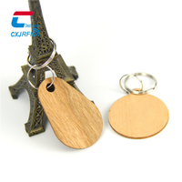 Porte-clés RFID NFC en bambou classique EV1 1K 13,56 MHz NTAG213 étanche