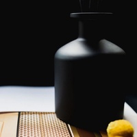 Diffuseur de parfum en rotin avec bouteille en verre noir, décoration de table haut de gamme, pour ornement d'intérieur - Grande Vente