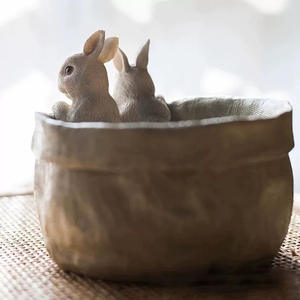 Décoration de jardin créative Figurine lapin en résine mignon chat et raton laveur dessin animé décoré deux pots de fleurs lapin - Product Image 1