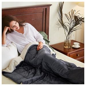 الأكثر مبيعًا جديد عصري حجم ملكينج الخرز الزجاجي المنسوج الثقيلة المحمولة بطانية مرجحة للسفر المنزلي واستخدام الطائرة - Product Image 1