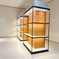 Vitrine Commerciale pour Sacs à Main, Vitrine Murale Haute Éclairée par LED et Comptoir Îlot en Verre Personnalisé pour Magasin de Vente au Détail de Sacs à Main