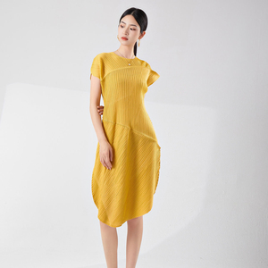 Nouvelle Robe Plissée Miyake pour Femme 2026, Longueur Genou, Coupe Cocon, Panneau Diagonal Asymétrique, Style Lanterne Architecturale - Product Image 3