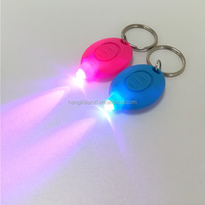 ไฟฉายพวงกุญแจ LED สีม่วง <span class=keywords><strong>365</strong></span>-395 นาโนเมตร แบบกำหนดเองได้ หลายสี ของขวัญขนาดเล็ก ไฟฉาย UV พวงกุญแจ ของขวัญโปรโมชั่นคริสต์มาส พวงกุญแจ LED - Product Image 4