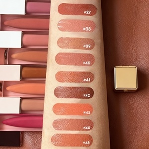 ลิปสติกเนื้อแมทท์กันน้ำ สีชัด ติดทนนาน 53 เฉดสี สำหรับผู้หญิง ขายส่ง รับผลิตแบรนด์ส่วนตัว โลโก้สั่งทำได้ สูตรวีแกน - Product Image 4