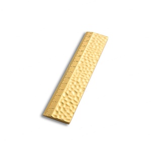 Regla de Latón Recta Chapada en Oro con Diseño Creativo Retro, Pisapapeles - Product Image 5