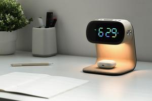 Cargador Inalámbrico Rápido de 15W para Teléfono Móvil con Lámpara de Madera RGB, Luz Nocturna y Reloj, Modelo de Escritorio <span class=keywords><strong>A40PRO</strong></span> - Product Image 3