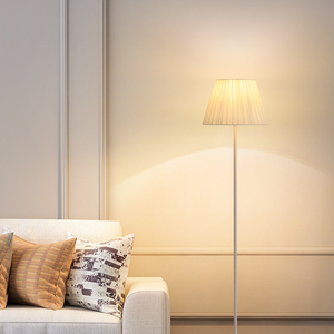 Lámpara de Pie Cálida y Romántica con Cubierta de Tela Blanca Pura, Base de Hierro, Estilo Simple para Dormitorio, Sala de Estar, Estudio - Product Image 3