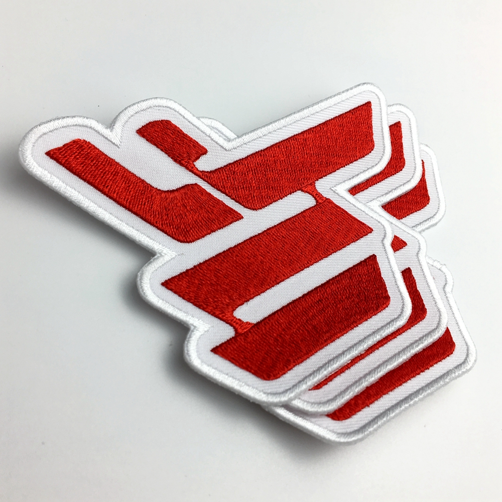 Высококачественная вышитая саржевая нашивка для одежды