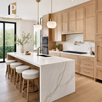 Meubles de cuisine modernes en panneaux de mélamine, texture bois, pour projet personnalisé de villa entière