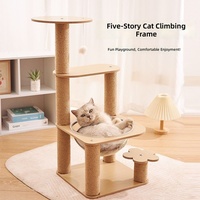Arbre à chat en bois en gros, arbre à chat multi-niveaux avec poteaux à gratter et nid capsule transparent pour chats d'intérieur