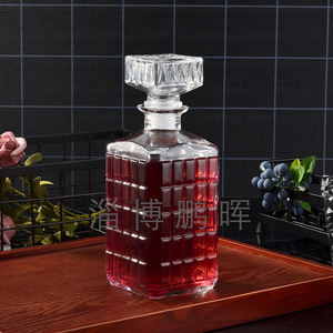 Cadeau élégant pour hommes Ensemble de carafe à whisky en verre élégant avec bouchon en verre pour les amateurs de whisky - Product Image 3