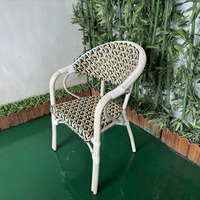 Chaise de salle à manger d'extérieur en rotin tressé à la main avec structure métallique pour jardins, cours, cafés, salons de thé, ensemble table et chaises de loisirs