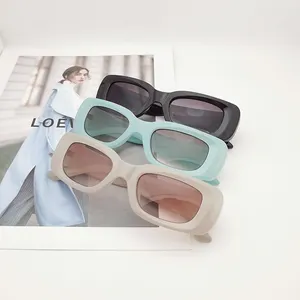 Kadınlar düz renk UV Lens gözlük UV400 Vintage dikdörtgen güneş gözlüğü adet çerçeve klasik Retro güneş gözlüğü