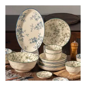 Assiettes en céramique avec logo personnalisé à bas prix ensembles de vaisselle en céramique de luxe en porcelaine