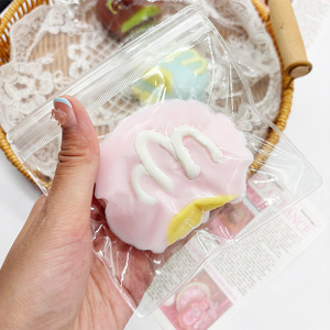 ของเล่นบีบช็อกโกแลตพาย Taba แบบใหม่ - ดินเหนียวเหนียวพิเศษ บรรเทาความเครียด ของขวัญสำหรับเด็กและผู้ใหญ่ ของเล่นพกพาสำหรับบำบัดความเครียด ของเล่นปาร์ตี้สำหรับแบ่งปัน - Product Image 3