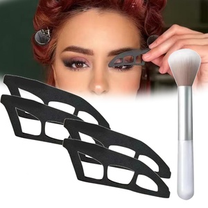 Plantilla Hipoalergénica Ovalada para Sombra de Ojos para Principiantes con Mango de Plástico para Looks de Maquillaje Smoky Eye - Product Image 4