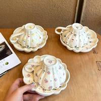 Ensemble de tasse et soucoupe à café en céramique personnalisée avec un design floral exquis pour le thé de l'après-midi ou un cadeau souvenir Tasses et soucoupes en céramique