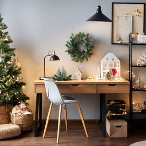 Figurine d'ours en peluche de Noël en polyuréthane, mignonne et parfaite pour la décoration de l'arbre, les présentations de fêtes et la décoration festive de la maison - Product Image 3