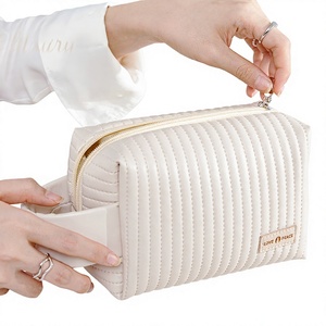 Sac de maquillage en cuir PU à imprimé léopard, résistant à l'eau, de capacité moyenne, avec fermeture à glissière, poignée souple, étui de rangement pour cosmétiques, trousse de voyage - Product Image 4