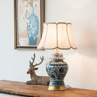 Lampe de table en céramique bleue et blanche classique, lampe de chevet pour chambre à coucher, salon, villa, décoration de la maison, lampe de bureau en céramique vintage