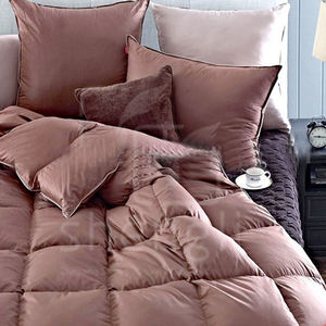 Edredón de seda de retales, lavable a máquina, venta al por mayor, barato, de invierno, edredón de plumón de ganso, tamaño doble de Reina - Product Image 1