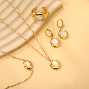 Ensemble de bijoux minimalistes européens et américains en coquillages blancs, collier, boucles d'oreilles, bague, bracelet en acier inoxydable, bijoux de mode pour femmes - Product Image 3