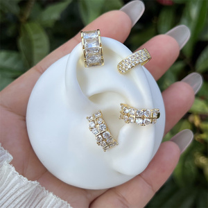 Orecchini a Clip Classici, Semplici e alla Moda in Rame Placcato Oro 18K con Zirconi, Disponibili in Diversi Stili - Product Image 1