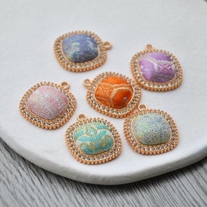 Breloque carrée en brocart de style chinois avec strass sertis, pendentif unisexe pour porte-clés, usage quotidien - Product Image 2