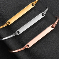Bracelet jonc personnalisé en acier inoxydable pour femme – Bijou minimaliste tendance