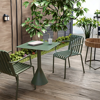 Ensemble table et chaises de balcon de café, mobilier d'extérieur moderne minimaliste, structure métallique durable de haute qualité, exclusif pour usage extérieur