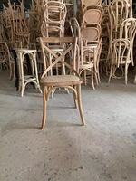 Fauteuil américain en bois massif et rotin, table et chaises de restaurant, table et chaises de salle à manger individuelles d'extérieur, chaises nordiques pour hôtel
