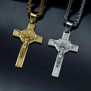 Colares de Pingente de Aço Inoxidável à Prova d'Água e Não Mancháveis com Crucifixo Religioso Cristão Estilo Hip Hop para Homens - Product Image 1