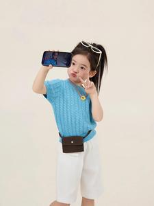 Nouvelles collections été 2026 : Hauts en maille ajourée à manches courtes style coréen pour petites filles - Product Image 3