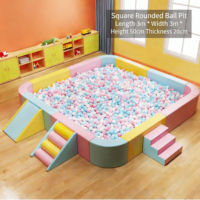 Toboggan carré commercial de qualité supérieure pour piscine à balles, en bois et PE, design doux et moelleux, capacité 500 kg, équipement pour 5 à 10 enfants